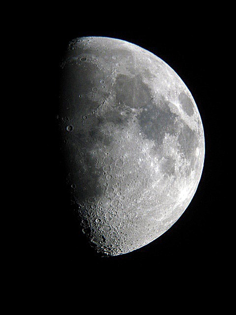 töödeldud kuu Picnik.jpg