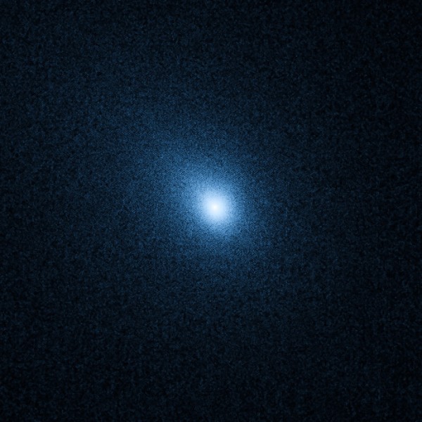 Hubble'i kosmoseteleskoobi pilt komeedist Hartley 2