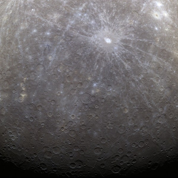 Esimene värvifoto Merkuuri orbiidilt