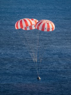 Kapsel maandub pärast edukat katset. Autor: NASA/James Blair