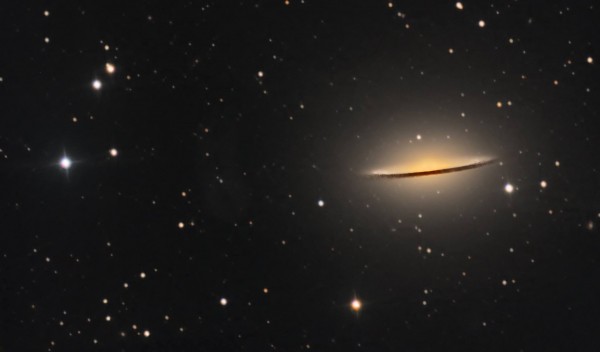 M104 ehk Sombreero galaktika. Foto: Raivo Hein