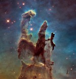 Kosmoseteleskoop Hubble detailseim ülesvõte tolmusammastest Kotka udukogus nähtavas valguses. Pildil nähtavad udukogu sambad on ligikaudu 5 valgusaastat kõrged. Foto: NASA/ESA/The Hubble Heritage Team (STScI/AURA).