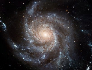 Messier' kataloogi liige M101 - spiraalgalaktika hüüdnimega Vankriratas.